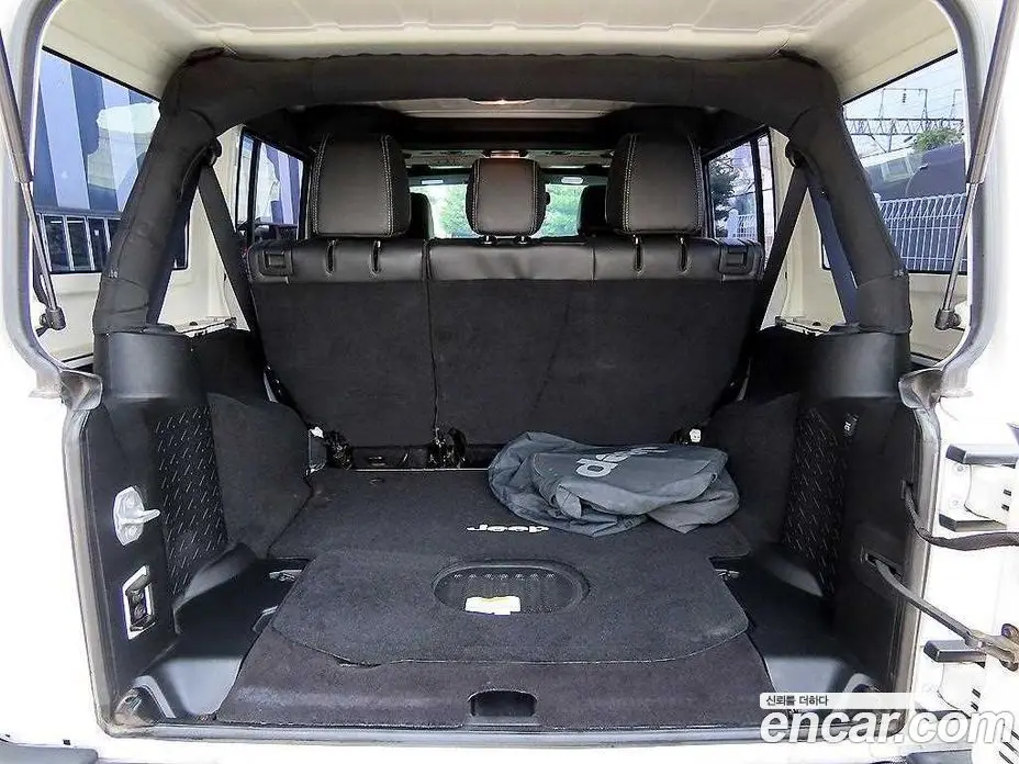 Jeep Wrangler 2015 2.8 автомат (гидро), фото 18 Jeep Wrangler 2015 2.8 автомат (гидро), фото 18