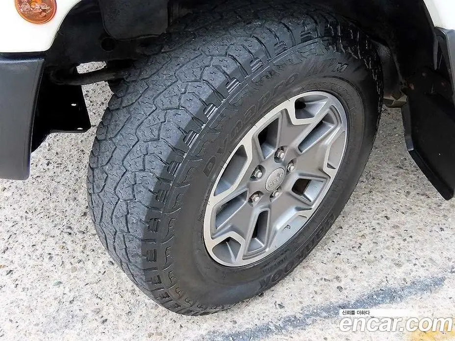 Jeep Wrangler 2015 2.8 автомат (гидро), фото 20 Jeep Wrangler 2015 2.8 автомат (гидро), фото 20