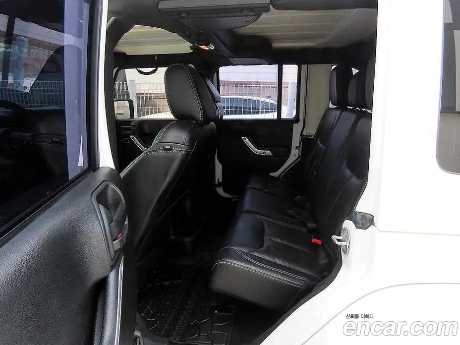 Jeep Wrangler 2015 2.8 автомат (гидро), фото 6 Jeep Wrangler 2015 2.8 автомат (гидро), фото 6