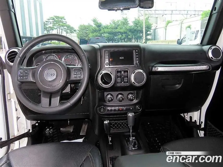 Jeep Wrangler 2015 2.8 автомат (гидро), фото 7 Jeep Wrangler 2015 2.8 автомат (гидро), фото 7