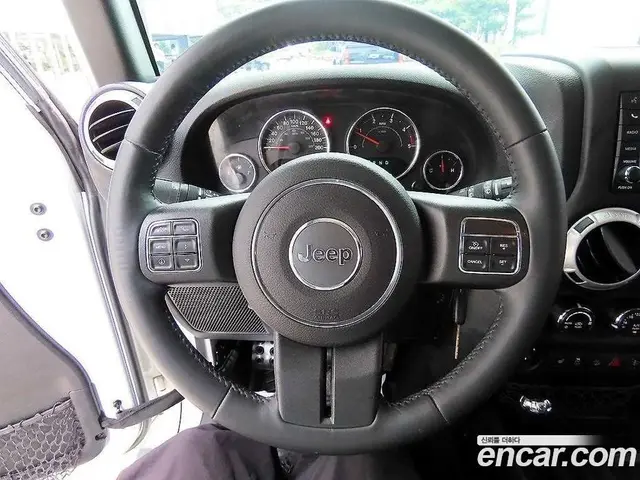 Jeep Wrangler 2015 2.8 автомат (гидро), миниатюра 8 Jeep Wrangler 2015 2.8 автомат (гидро), миниатюра 8