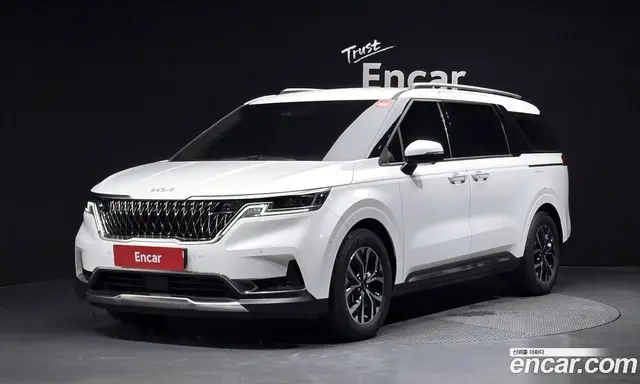 Kia Carnival 2023 3.5 автомат (гидро), миниатюра 1 Kia Carnival 2023 3.5 автомат (гидро), миниатюра 1