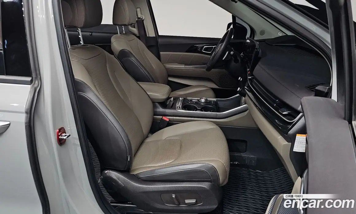 Kia Carnival 2024 1.6 автомат (гидро), фото 15
