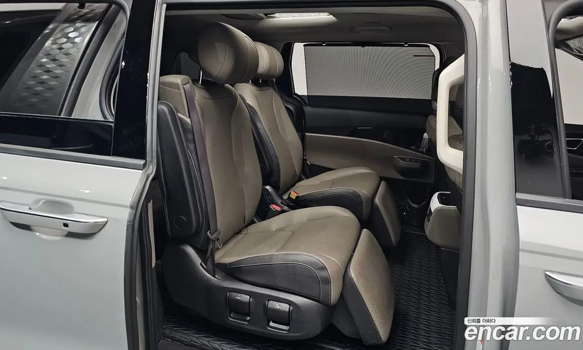 Kia Carnival 2024 1.6 автомат (гидро), фото 16