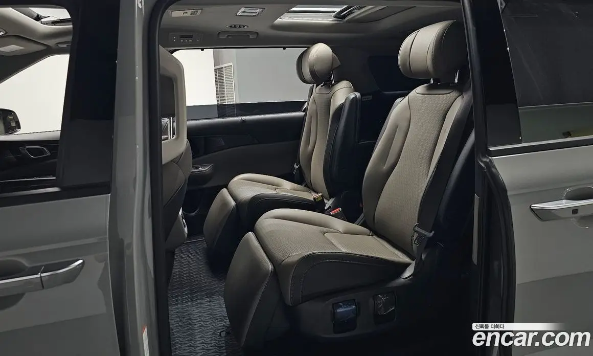 Kia Carnival 2024 1.6 автомат (гидро), фото 17