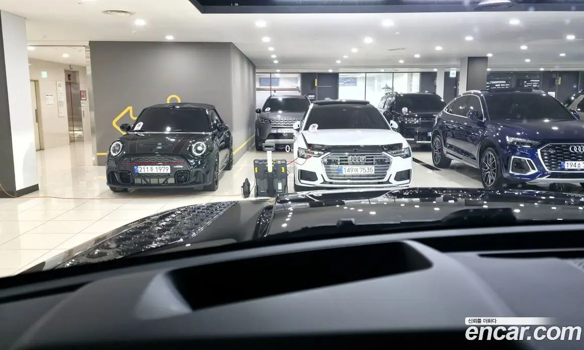 Land Rover Range Rover Evoque 2025 2.0 автомат (гидро), фото 13