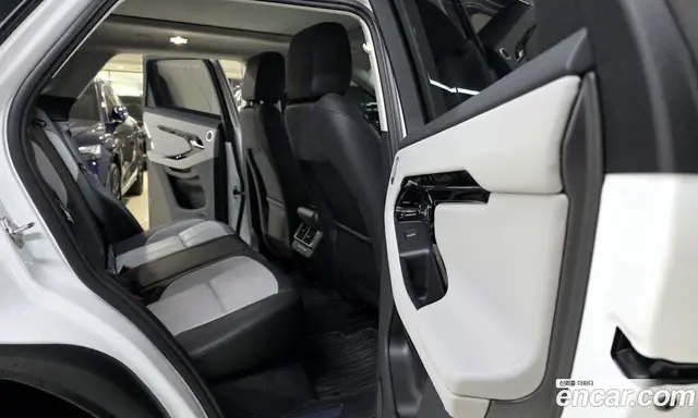 Land Rover Range Rover Evoque 2025 2.0 автомат (гидро), миниатюра 9