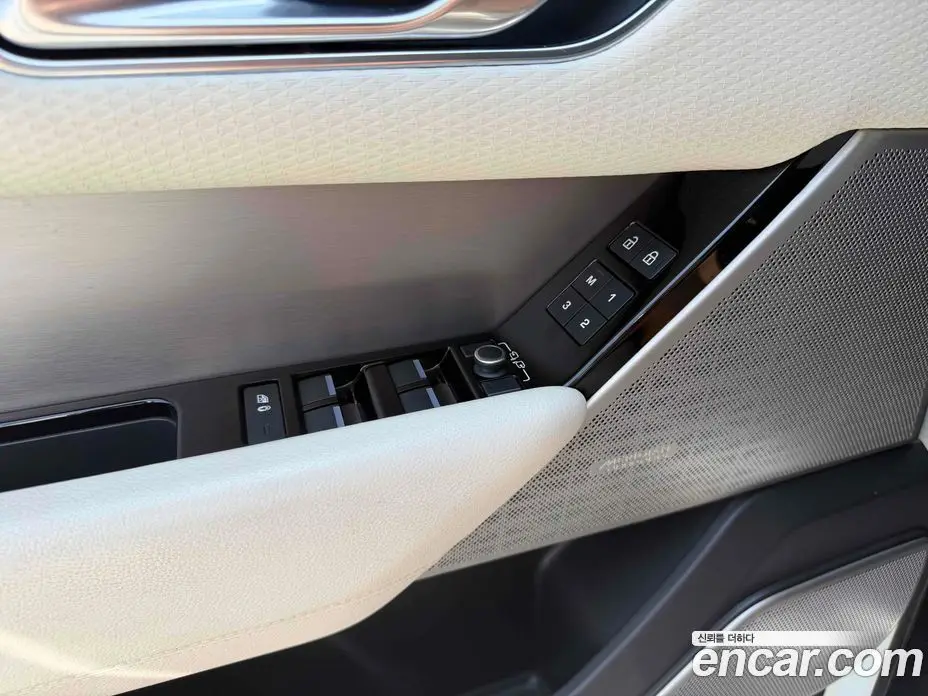 Land Rover Range Rover Velar 2021 2.0 автомат (гидро), фото 15 Land Rover Range Rover Velar 2021 2.0 автомат (гидро), фото 15