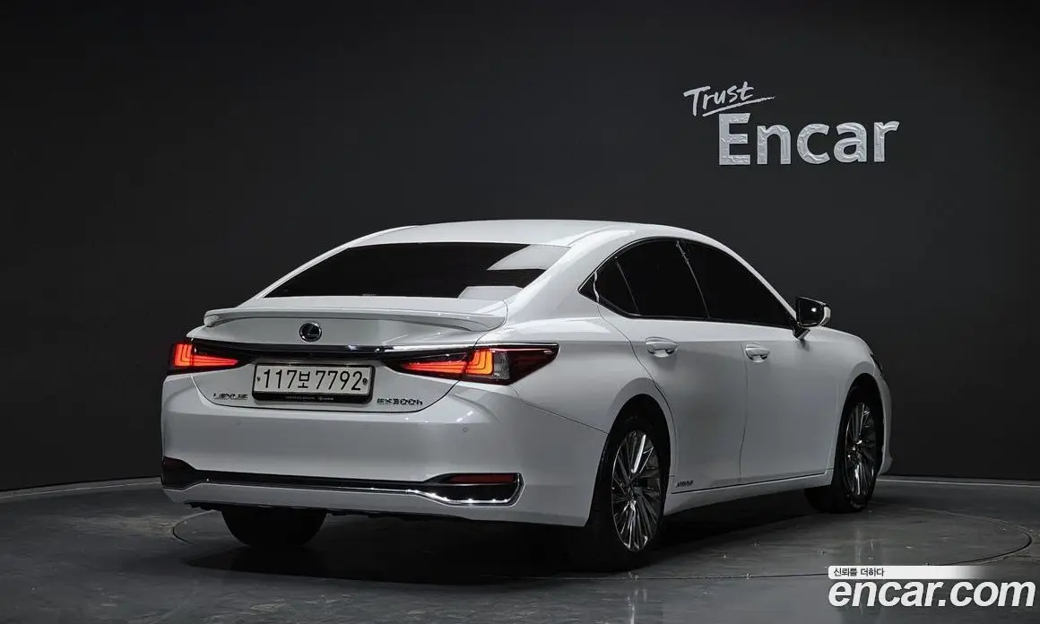 Lexus ES 2021 2.5 автомат (гидро), фото 2 Lexus ES 2021 2.5 автомат (гидро), фото 2