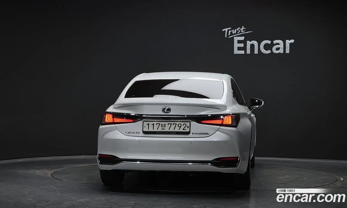 Lexus ES 2021 2.5 автомат (гидро), фото 4 Lexus ES 2021 2.5 автомат (гидро), фото 4