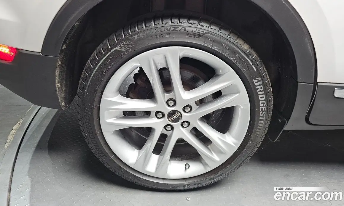 Lincoln MKC 2016 2.0 автомат (гидро), фото 5 Lincoln MKC 2016 2.0 автомат (гидро), фото 5