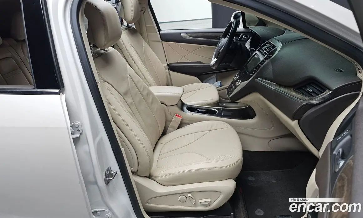 Lincoln MKC 2016 2.0 автомат (гидро), фото 10 Lincoln MKC 2016 2.0 автомат (гидро), фото 10