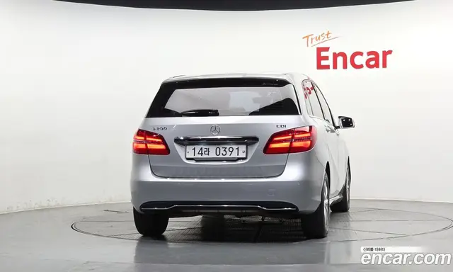 Mercedes-Benz B-Class 2015 2.1 автомат (гидро), миниатюра 4 Mercedes-Benz B-Class 2015 2.1 автомат (гидро), миниатюра 4
