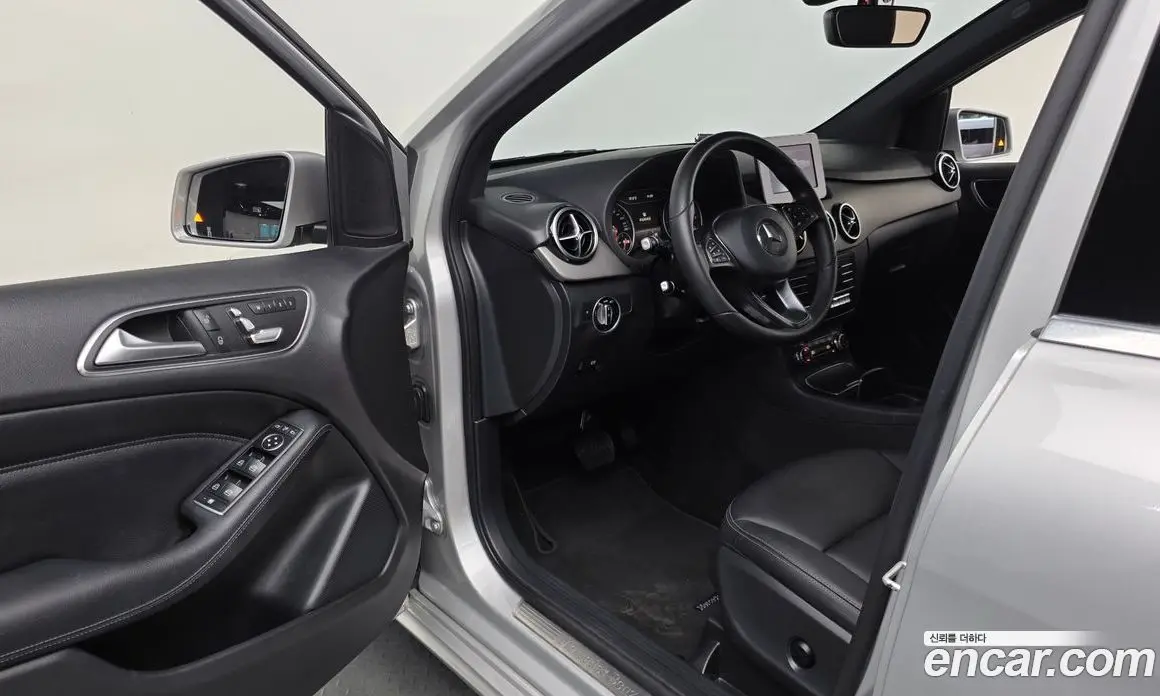 Mercedes-Benz B-Class 2015 2.1 автомат (гидро), фото 10 Mercedes-Benz B-Class 2015 2.1 автомат (гидро), фото 10