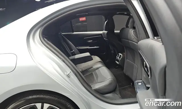 Mercedes-Benz C-Class 2023 2.0 автомат (гидро), миниатюра 11 Mercedes-Benz C-Class 2023 2.0 автомат (гидро), миниатюра 11