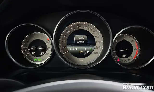 Mercedes-Benz E-Class 2015 2.1 автомат (гидро), миниатюра 8