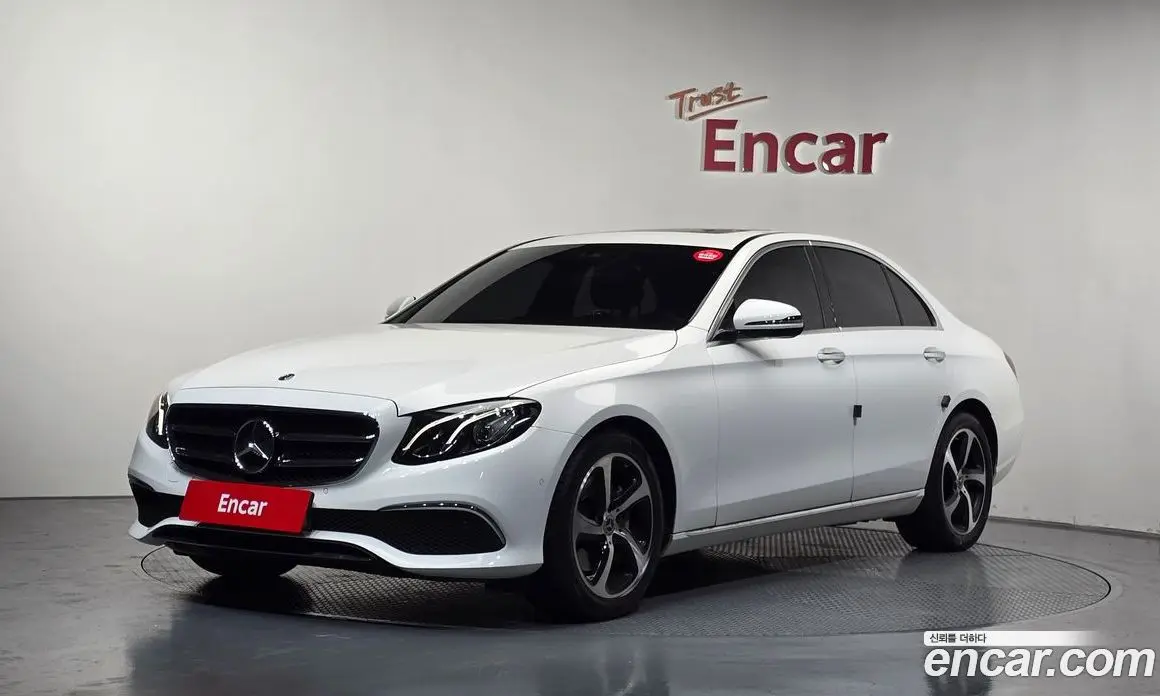 Mercedes-Benz E-Class 2019 2.0 автомат (гидро), фото 1 Mercedes-Benz E-Class 2019 2.0 автомат (гидро), фото 1