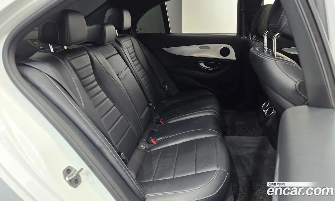 Mercedes-Benz E-Class 2019 2.0 автомат (гидро), фото 17 Mercedes-Benz E-Class 2019 2.0 автомат (гидро), фото 17