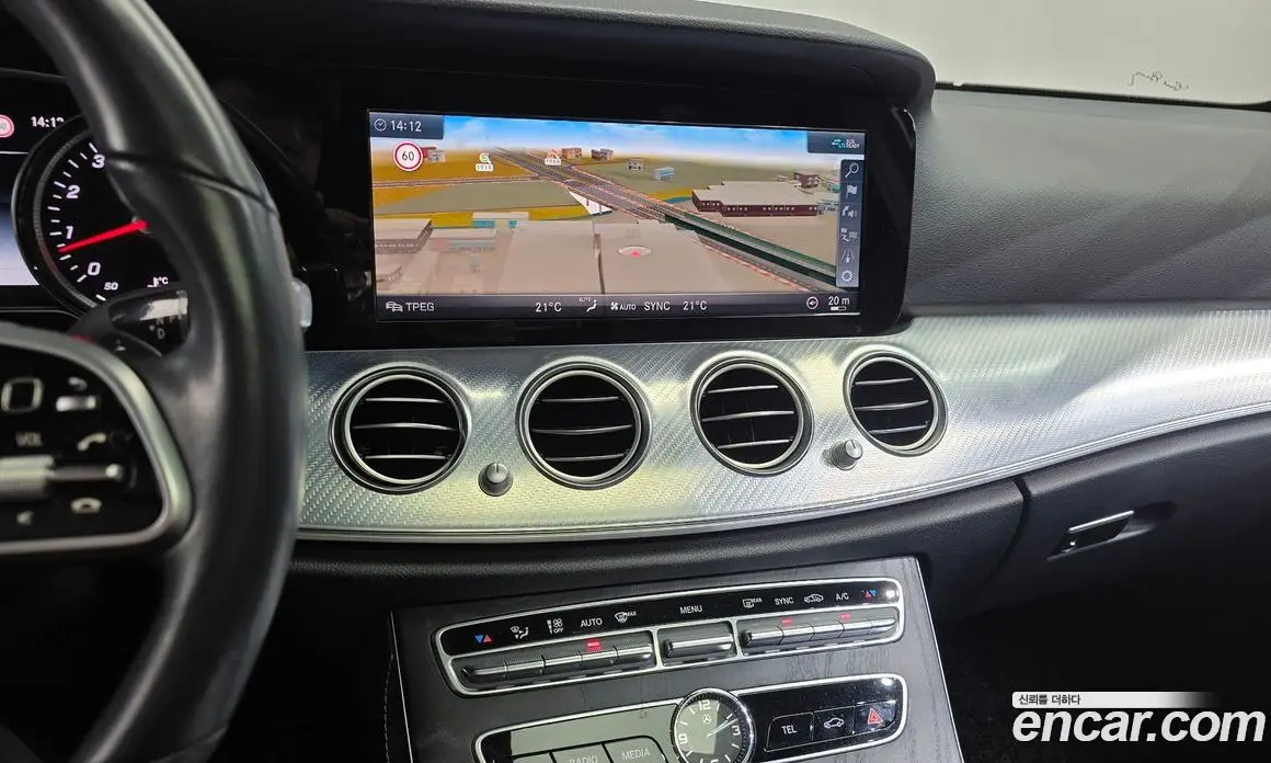 Mercedes-Benz E-Class 2019 2.0 автомат (гидро), фото 18 Mercedes-Benz E-Class 2019 2.0 автомат (гидро), фото 18