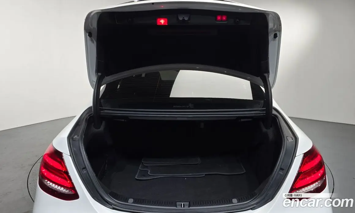 Mercedes-Benz E-Class 2019 2.0 автомат (гидро), фото 25 Mercedes-Benz E-Class 2019 2.0 автомат (гидро), фото 25