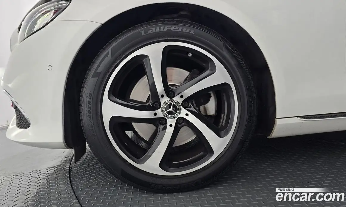 Mercedes-Benz E-Class 2019 2.0 автомат (гидро), фото 5 Mercedes-Benz E-Class 2019 2.0 автомат (гидро), фото 5