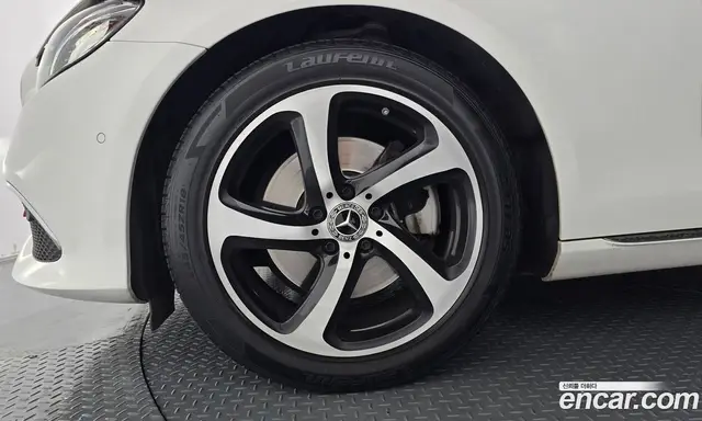 Mercedes-Benz E-Class 2019 2.0 автомат (гидро), миниатюра 5 Mercedes-Benz E-Class 2019 2.0 автомат (гидро), миниатюра 5