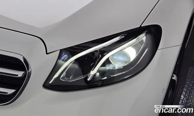 Mercedes-Benz E-Class 2019 2.0 автомат (гидро), миниатюра 8 Mercedes-Benz E-Class 2019 2.0 автомат (гидро), миниатюра 8