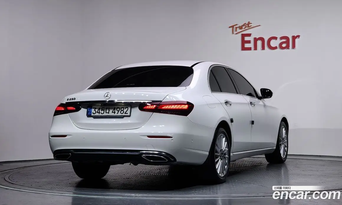 Mercedes-Benz E-Class 2020 2.0 автомат (гидро), фото 2 Mercedes-Benz E-Class 2020 2.0 автомат (гидро), фото 2