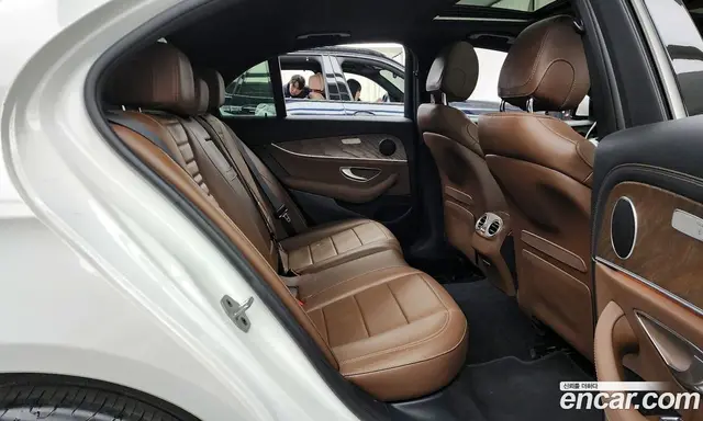 Mercedes-Benz E-Class 2020 2.0 автомат (гидро), миниатюра 12