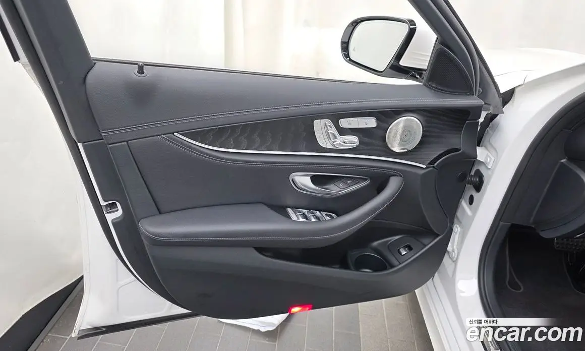 Mercedes-Benz E-Class 2023 1.9 автомат (гидро), фото 14