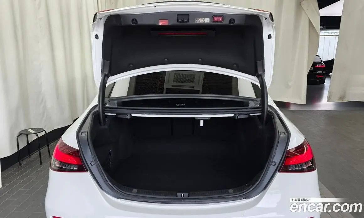 Mercedes-Benz E-Class 2023 1.9 автомат (гидро), фото 26