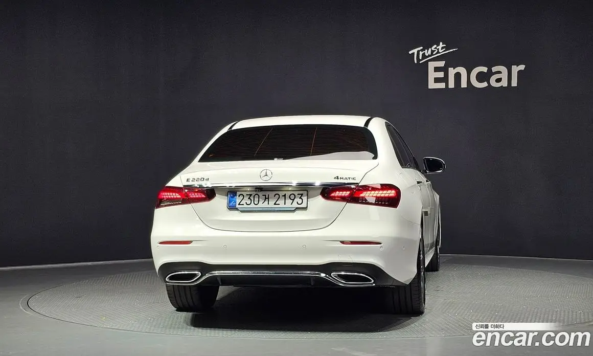 Mercedes-Benz E-Class 2023 1.9 автомат (гидро), фото 4