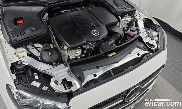 Mercedes-Benz E-Class 2023 1.9 автомат (гидро), миниатюра 6