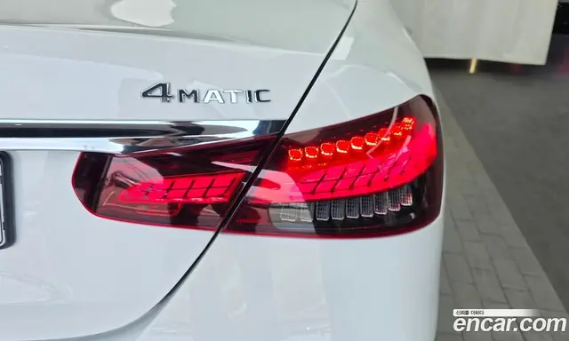 Mercedes-Benz E-Class 2023 1.9 автомат (гидро), миниатюра 9
