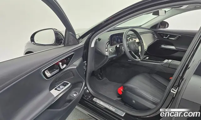 Mercedes-Benz E-Class 2025 2.0 автомат (гидро), миниатюра 10 Mercedes-Benz E-Class 2025 2.0 автомат (гидро), миниатюра 10