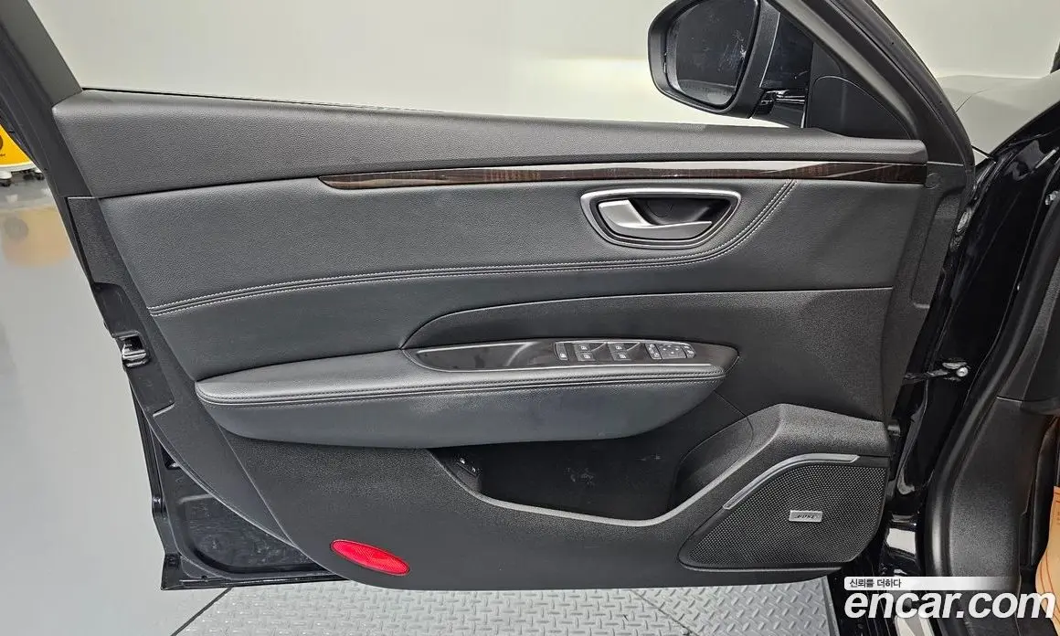 Renault (Samsung) SM6 2018 2.0 автомат (гидро), фото 14 Renault (Samsung) SM6 2018 2.0 автомат (гидро), фото 14