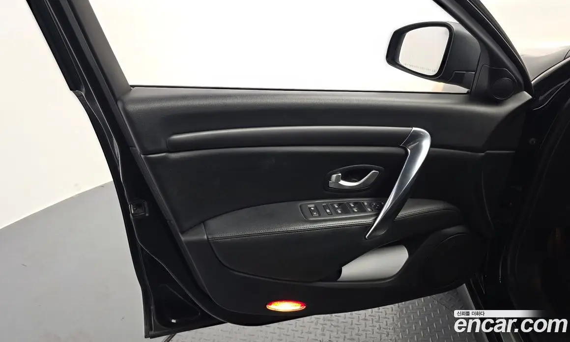 Renault (Samsung) SM7 2016 2.0 автомат (гидро), фото 14 Renault (Samsung) SM7 2016 2.0 автомат (гидро), фото 14