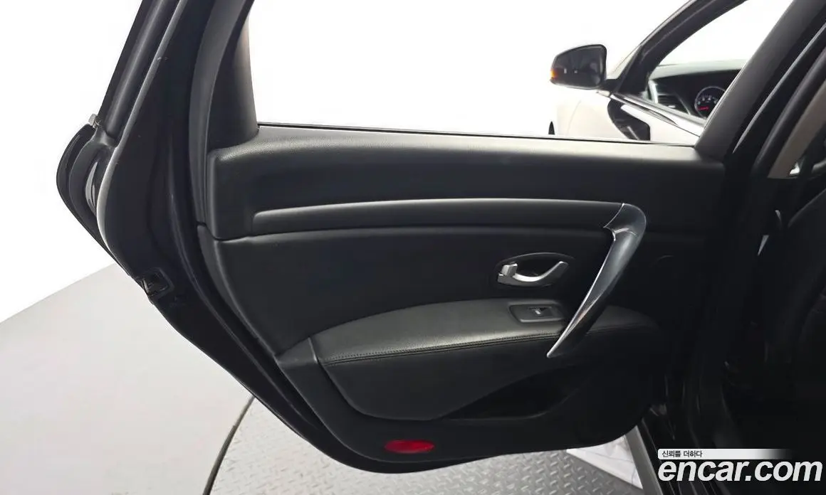 Renault (Samsung) SM7 2016 2.0 автомат (гидро), фото 15 Renault (Samsung) SM7 2016 2.0 автомат (гидро), фото 15