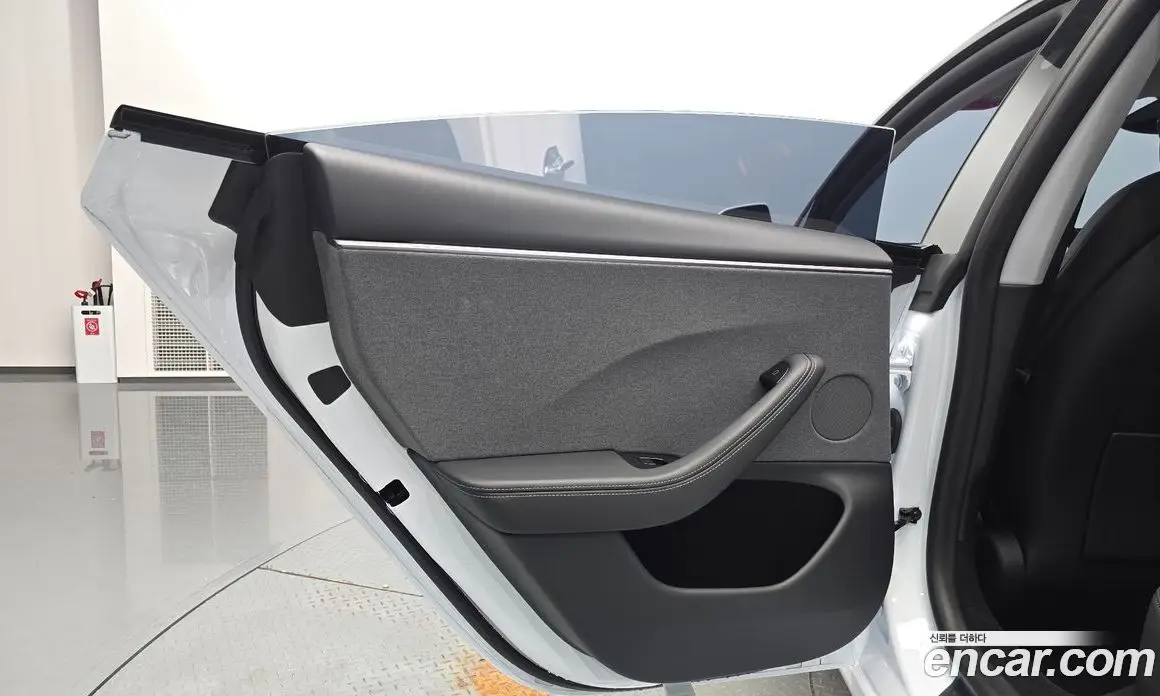 Tesla Model 3 2026 0.2 автомат (гидро), фото 14 Tesla Model 3 2026 0.2 автомат (гидро), фото 14
