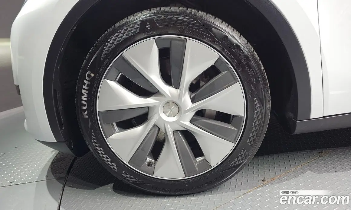 Tesla Model Y 2024 0.2 автомат (гидро), фото 5 Tesla Model Y 2024 0.2 автомат (гидро), фото 5