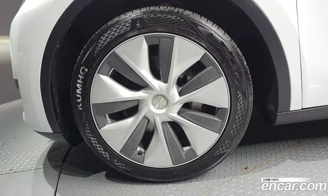 Tesla Model Y 2024 0.2 автомат (гидро), миниатюра 5 Tesla Model Y 2024 0.2 автомат (гидро), миниатюра 5