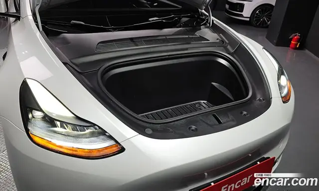 Tesla Model Y 2024 0.2 автомат (гидро), миниатюра 6 Tesla Model Y 2024 0.2 автомат (гидро), миниатюра 6