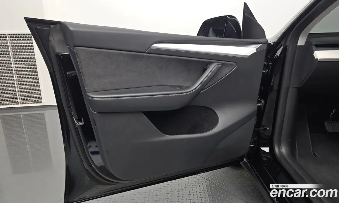 Tesla Model Y 2024 0.2 автомат (гидро), фото 13 Tesla Model Y 2024 0.2 автомат (гидро), фото 13