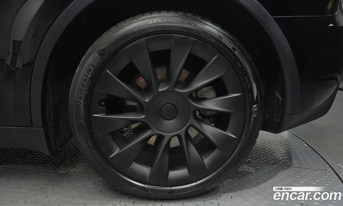 Tesla Model Y 2024 0.2 автомат (гидро), фото 6 Tesla Model Y 2024 0.2 автомат (гидро), фото 6