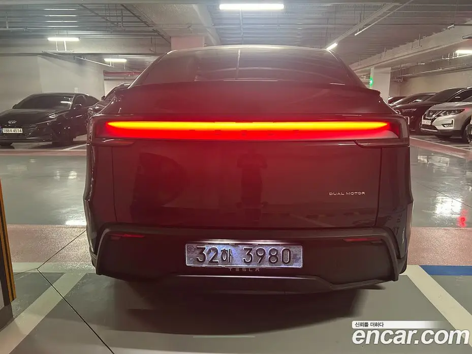 Tesla Model Y 2025 автомат (гидро), фото 4 Tesla Model Y 2025 автомат (гидро), фото 4