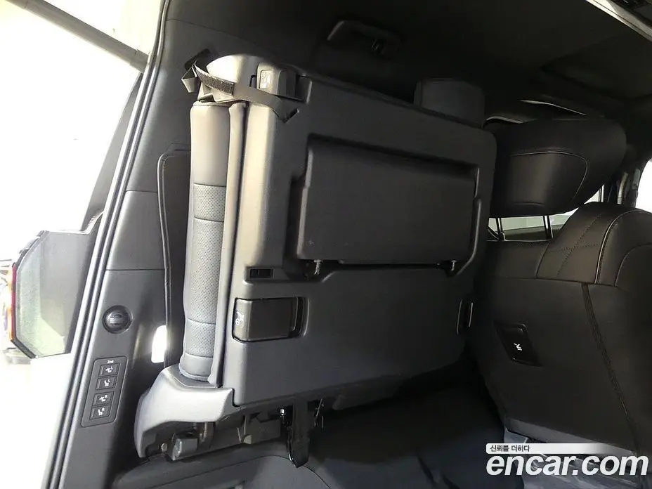 Toyota Alphard 2025 2.5 автомат (гидро), фото 17 Toyota Alphard 2025 2.5 автомат (гидро), фото 17