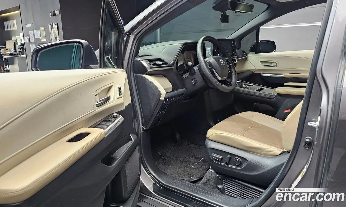 Toyota Sienna 2023 2.5 автомат (гидро), фото 13 Toyota Sienna 2023 2.5 автомат (гидро), фото 13