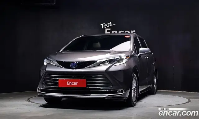 Toyota Sienna 2023 2.5 автомат (гидро), миниатюра 3 Toyota Sienna 2023 2.5 автомат (гидро), миниатюра 3