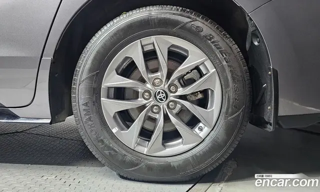 Toyota Sienna 2023 2.5 автомат (гидро), миниатюра 7 Toyota Sienna 2023 2.5 автомат (гидро), миниатюра 7