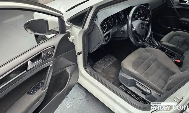 Volkswagen Golf 2015 2.0 автомат (гидро), миниатюра 10 Volkswagen Golf 2015 2.0 автомат (гидро), миниатюра 10